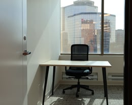 Laval bureau privé - 1