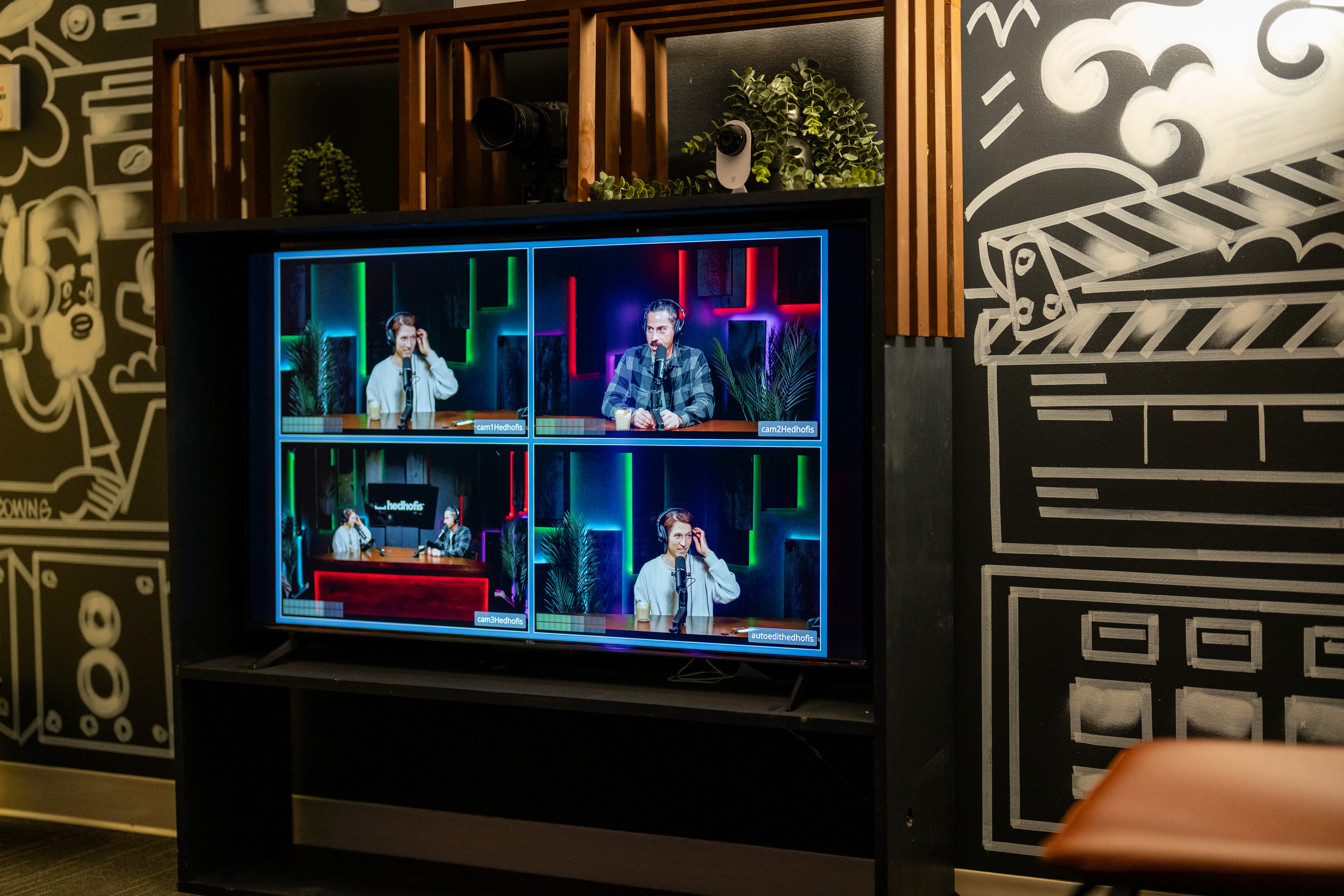 Hedhofis podcast studio, two-person video recording