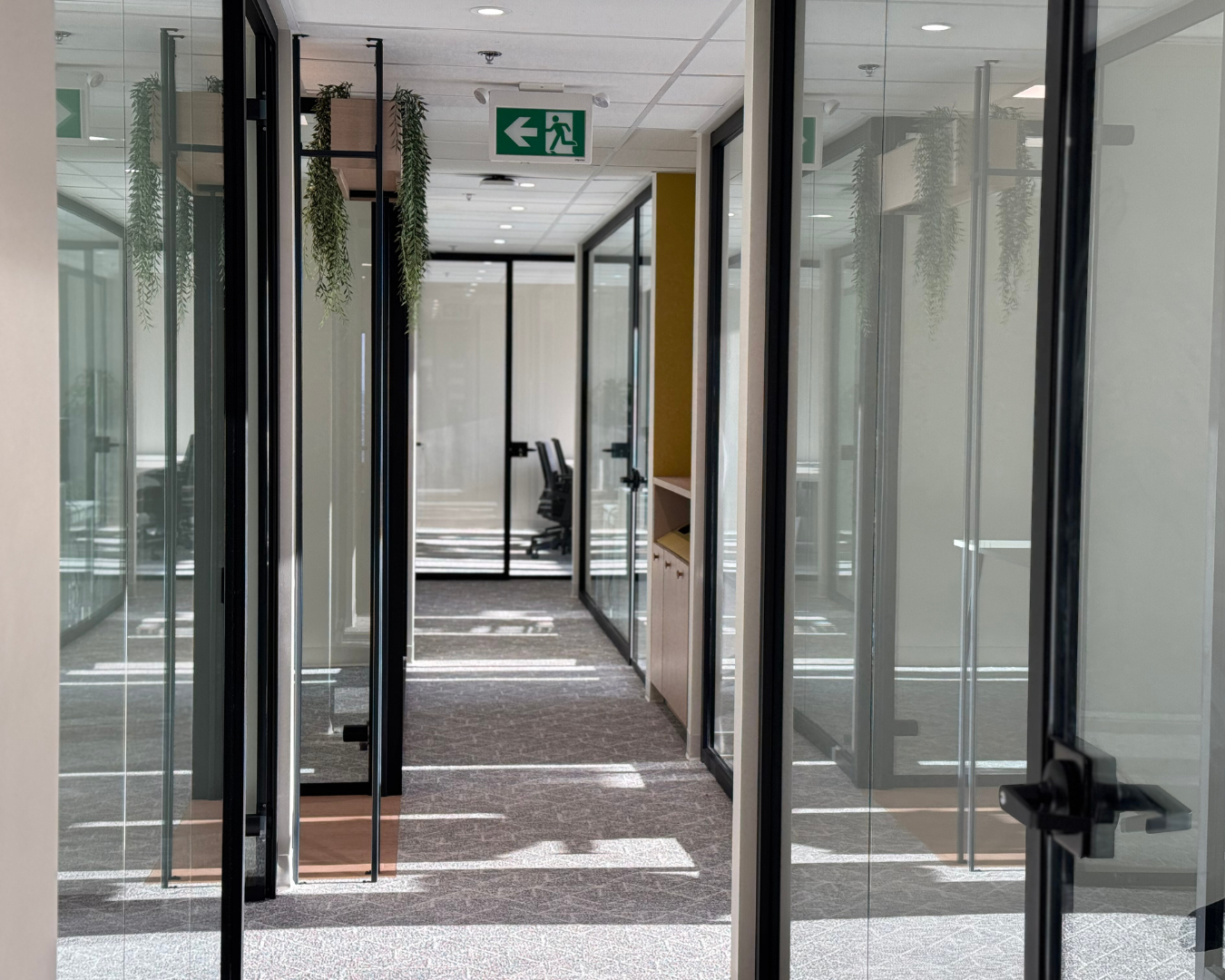 Image showcasing Luxurious Corporate Suite | Professional Workspace for Large Teams